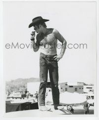 1m772 ROBERT REDFORD 8x10 still '70 barechested candid image making Little Fauss and Big Halsy!