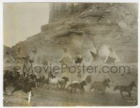 1m810 SHE WORE A YELLOW RIBBON 7.5x9.5 still R50s cavalrymen herd wild horses through Indian camp!