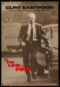2c404 IN THE LINE OF FIRE DS 1sh '93 Petersen, Clint Eastwood as Secret Service bodyguard!