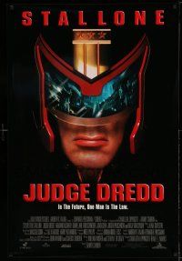 2c445 JUDGE DREDD DS 1sh '95 in the future, Sylvester Stallone is the law, great close image