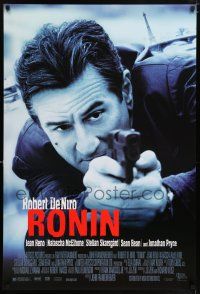 2c659 RONIN DS 1sh '98 cool image of Robert De Niro w/pistol, anyone is an enemy for a price!