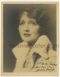 2d0499 HEDDA HOPPER signed deluxe 8x10 still '20s the famous newspaper columnist with fur & pearls!