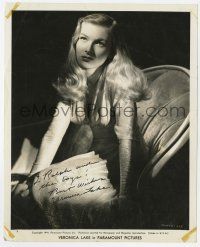 2d0575 VERONICA LAKE signed 8.25x10 still '41 seated portrait of the beautiful star in shadows!