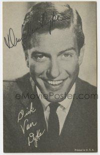 2d0135 DICK VAN DYKE signed 3x5 fan photo '60s head & shoulders smiling portrait!
