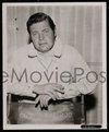 2h922 GEORGE AXELROD 2 8x10 stills '60s cool images of the screenwriter with his director's chair!