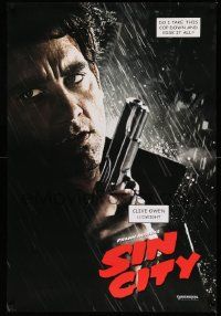 2k201 SIN CITY teaser DS 1sh '05 graphic novel by Frank Miller, cool image of Clive Owen as Dwight!