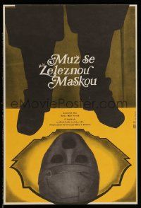 2p090 MAN IN THE IRON MASK Czech 10x15 '78 Richard Chamberlain, different Hermanska art!