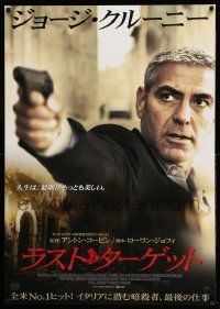 2p591 AMERICAN DS Japanese 29x41 '10 cool different image of George Clooney pointing gun!