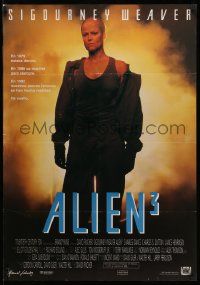 2p027 ALIEN 3 Spanish '92 full-length image of bald Sigourney Weaver!