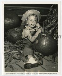 2s112 BABY SANDY 8x10 still '40 the child star carving her first Halloween jack o' lantern!