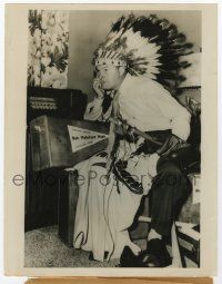 2s147 BOB HOPE 6.75x8.5 news photo '48 rooting for baseball's Cleveland Indians wearing headdress!