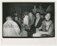 2s395 GROUCHO MARX deluxe 8x10 still '70s in his later years, at a movie screening with beret!