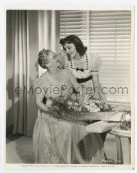 2s607 MARY MARTIN deluxe 8x10 still '40 the pretty singing star celebrating mother's day with mom!