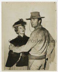 2s752 RAWHIDE TV 7.25x9 still '63 Clint Eastwood protecting guest star Constance Ford!