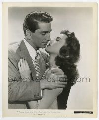 2s844 SPIDER 8.25x10 still '45 romantic c/u of Richard Conte & Faye Marlowe about to kiss!