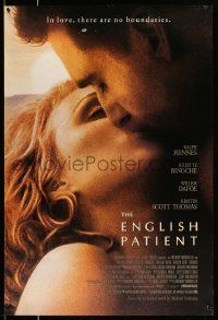 2z211 ENGLISH PATIENT DS 1sh '97 close-up image of Ralph Fiennes and Kristin Scott Thomas kissing!