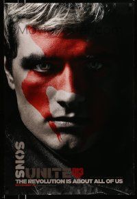 2z372 HUNGER GAMES: MOCKINGJAY - PART 2 teaser DS 1sh '15 close image of Josh Hutcherson as Peeta!