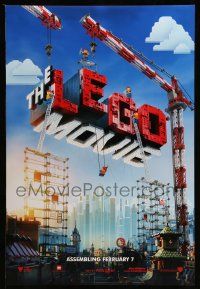 2z467 LEGO MOVIE teaser DS 1sh '14 cool image of title assembled w/cranes & plastic blocks!