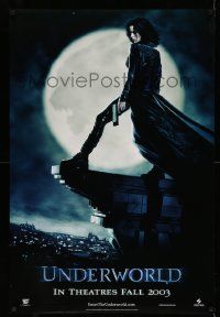 2z795 UNDERWORLD teaser DS 1sh '03 great full-length image of Kate Bekinsale w/moon & gun!