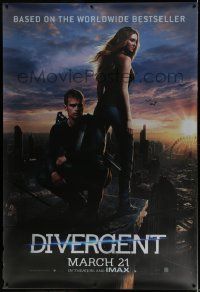 3c303 DIVERGENT DS bus stop '14 cool image of sexy Shailene Woodley, Theo James!