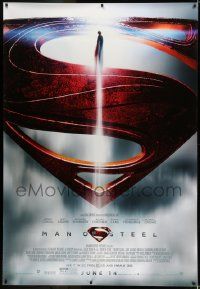 3c310 MAN OF STEEL DS bus stop '13 close-up of Henry Cavill in the title role as Superman!