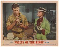 3k968 VALLEY OF THE KINGS LC #5 '54 Eleanor Parker shows statue to treasure hunter Robert Taylor!