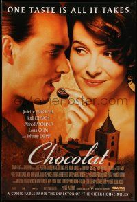 3r340 CHOCOLAT DS 1sh '00 Johnny Depp, Juliette Binoche, one taste is all it takes!