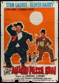 3y249 GLI ALLEGRI PASSA...GUAI Italian 1p '67 art of Laurel & Hardy running from girls with guns!