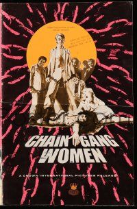 4a543 CHAIN GANG WOMEN pressbook '71 Michael Stearns, R. Lott, Barbara Mills, chained like animals!