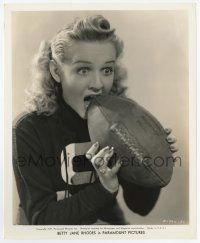4d232 BETTY JANE RHODES 8.25x10 still '41 wacky portrait with football in mouth from Sweater Girl!