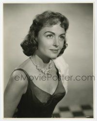 4d267 DONNA REED 7.75x10 still '57 the lovely star with cool necklace, starring in Beyond Mombasa!
