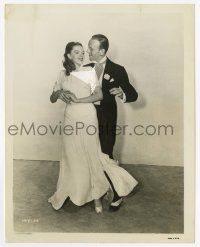 4d043 EASTER PARADE 8x10 still '48 full-length c/u of Judy Garland & Fred Astaire dancing!