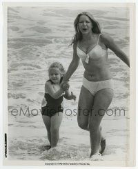 4d282 ELLEN BURSTYN 8.25x10 still '70 in bikini playing in the ocean with her young daughter!