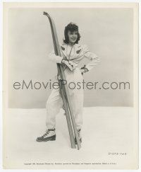 4d311 IDA LUPINO 8.25x10 still '39 posing with skis enjoying snow after filming Light That Failed!