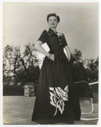 4d351 JOAN LESLIE 7.5x10.5 still '41 modeling a cool two-piece patio pajama by Welbourne!