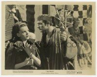 4d122 PIRATE 8x10.25 still '48 Gene Kelly in costume confronts worrried Judy Garland!