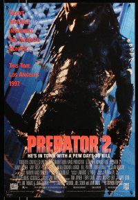 4j961 PREDATOR 2 25x38 video poster '90 great full-length image of alien hunter in L.A.!
