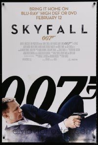 4j971 SKYFALL 27x40 video poster '12 cool c/u of Daniel Craig as James Bond on back shooting gun!