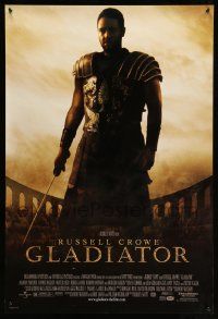 4k357 GLADIATOR DS 1sh '00 Ridley Scott, cool image of Russell Crowe in the Coliseum!
