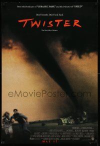 4k936 TWISTER May 17 int'l advance DS 1sh '96 storm chasers Paxton & Helen Hunt run from tornado!