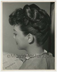 4s133 KISSING BANDIT candid deluxe 10x13 still '48 Kathryn Grayson shows her coquettish hairdress!