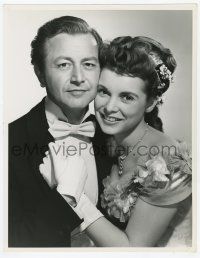4s219 THAT FORSYTE WOMAN deluxe 10.25x13 still '49 Robert Young & Janet Leigh pose for the camera!