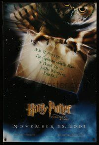 4w396 HARRY POTTER & THE PHILOSOPHER'S STONE teaser DS 1sh '01 Hedwig the owl carrying THE letter!