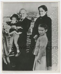 4x171 CHARLIE CHAPLIN 8.25x10 news photo '52 with 8 year-old Geraldine & family, barred from U.S.!