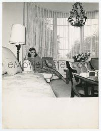4x669 NATALIE WOOD 7.25x9.5 still '60s great candid portrait at home by Angelo Frontoni!