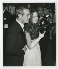 4x713 PAUL NEWMAN 8.25x10 still '68 escorting daughter Susan at the 40th annual Academy Awards!