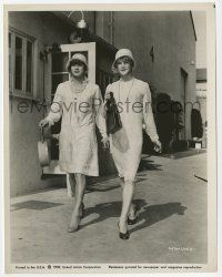 4x818 SOME LIKE IT HOT candid 8x10.25 still '59 Jack Lemmon & Tony Curtis in drag on the studio lot!