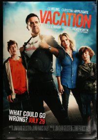 4z288 VACATION DS bus stop '15 Ed Helms, Christina Applegate, Hemsworth, what could go wrong?