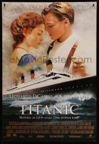 5g906 TITANIC style B revised int'l DS 1sh '97 Leonardo DiCaprio & Winslet, collide with destiny!