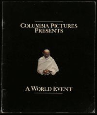 5h526 GANDHI souvenir program book '82 Ben Kingsley as Mahatma, directed by Richard Attenborough!